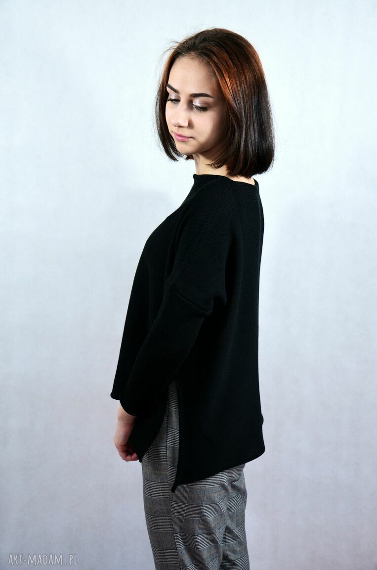 Oversize luźny sweter Hermina - minimalistyczny czarny