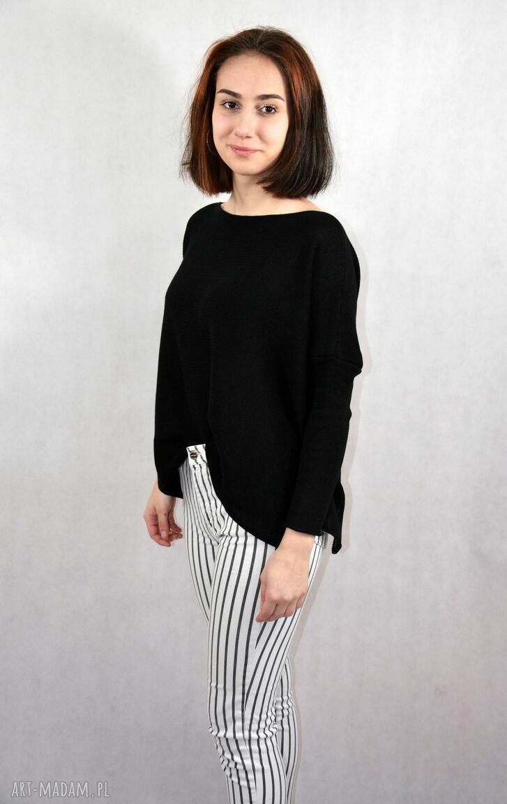 Oversize luźny sweter Hermina - minimalistyczny czarny