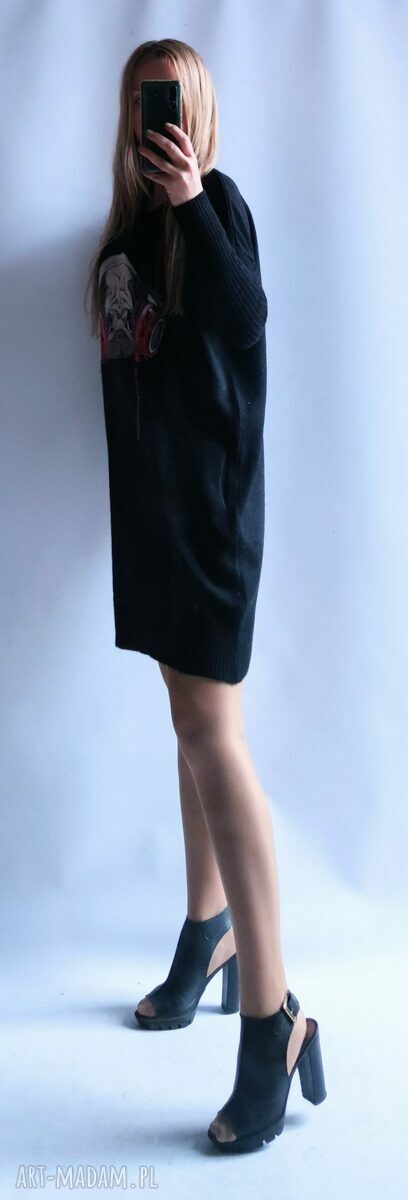 Czarna sukienka oversize z aplikacją i kieszeniami - handmade Bellafeltro