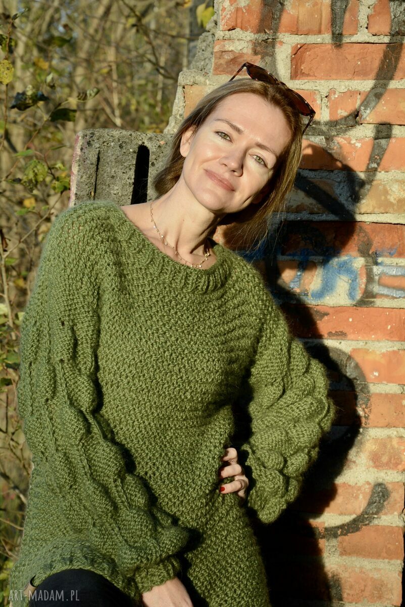 Sweter oversize z wełny peruwiańskiej - bąble na rękawach