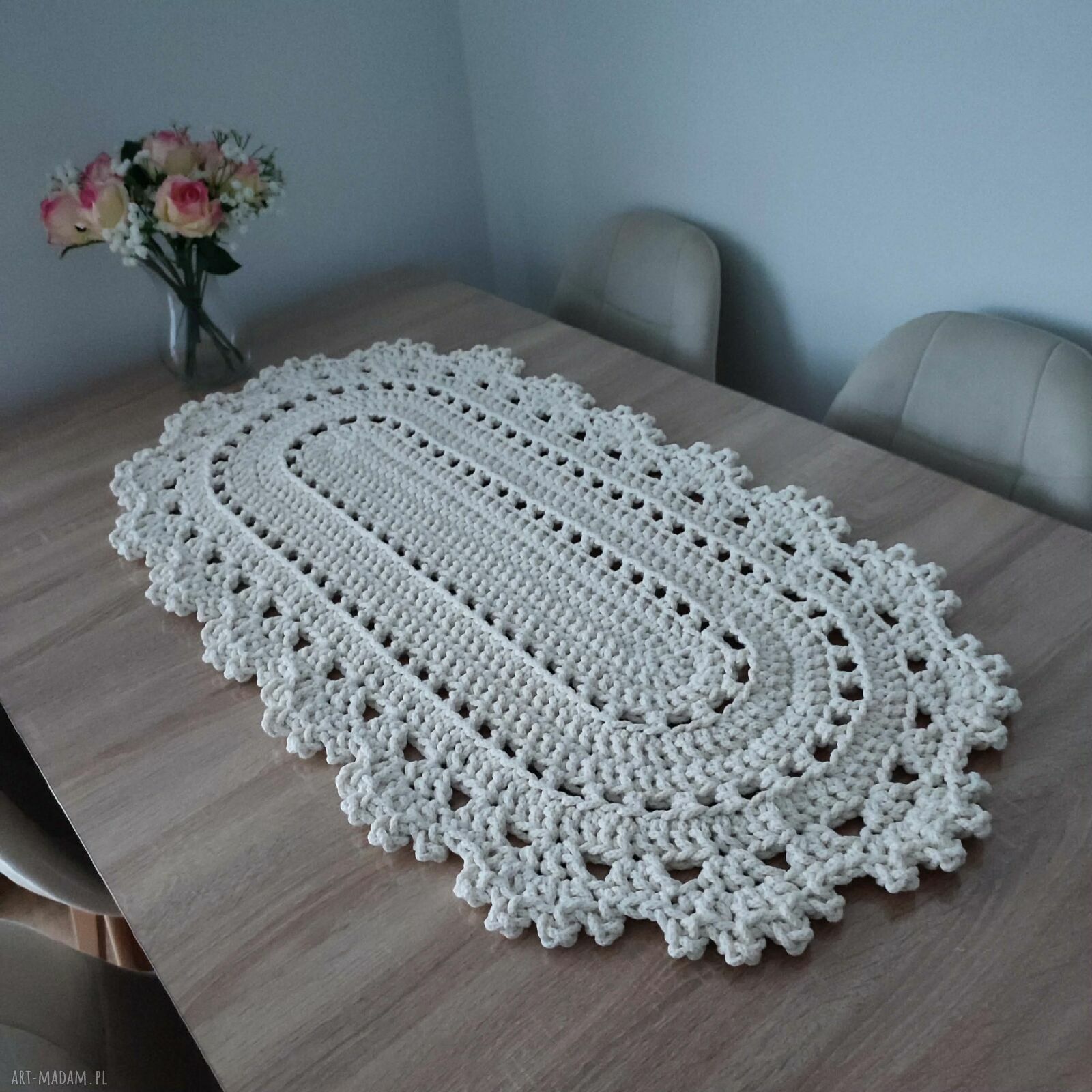 Bieżnik owalny szydełkowy ze sznurka bawełnianego 50 x 100 cm