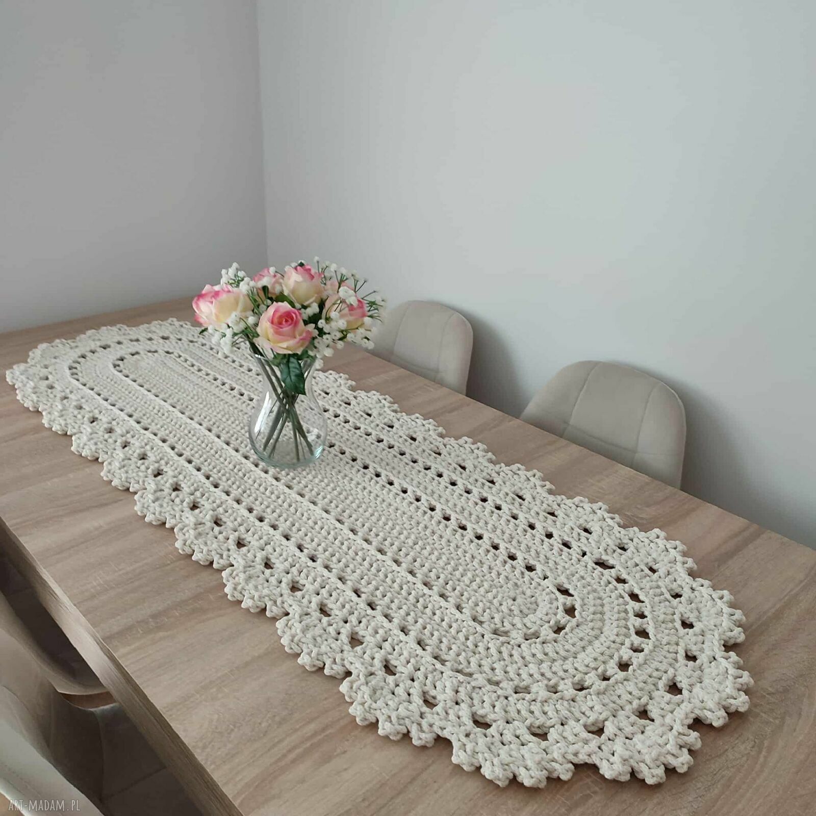 Bieżnik owalny szydełkowy ze sznurka bawełnianego 50x150 cm - ozdoba Twojej jadalni
