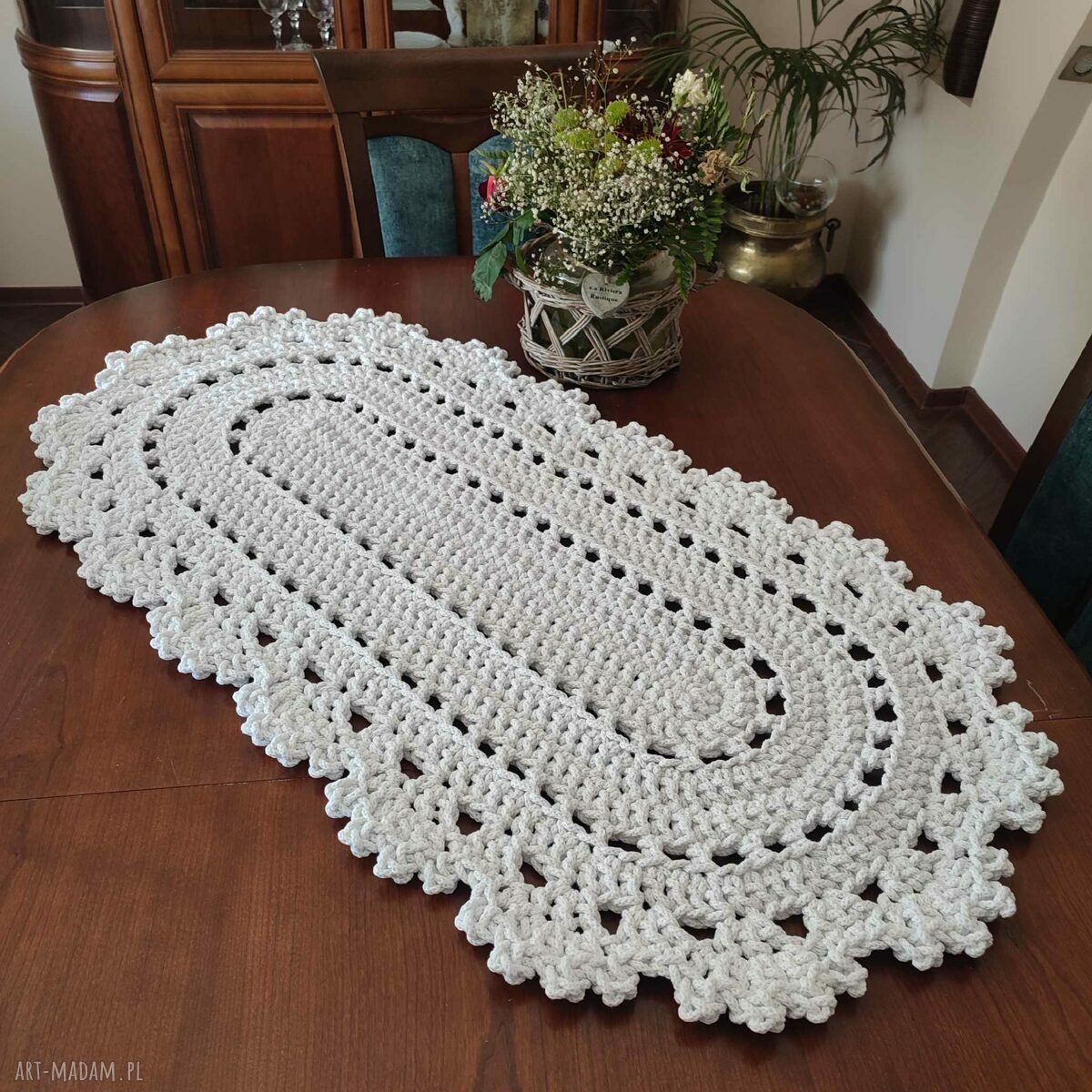 Bieżnik owalny ze sznurka szydełkowy 50x100 cm do jadalni