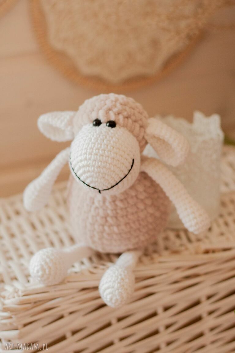 Szydełkowa owieczka Luiza - przytulanka handmade ok. 23 cm