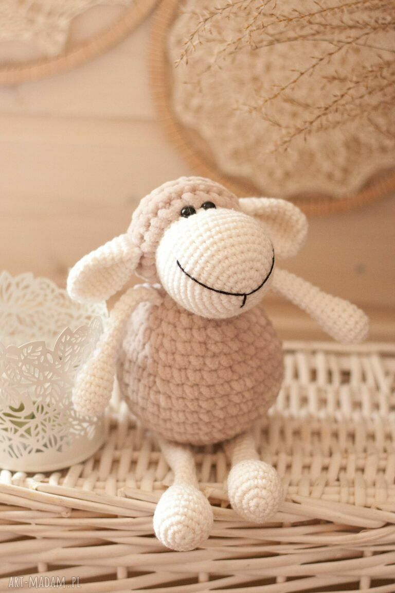 Szydełkowa owieczka Luiza - przytulanka handmade ok. 23 cm