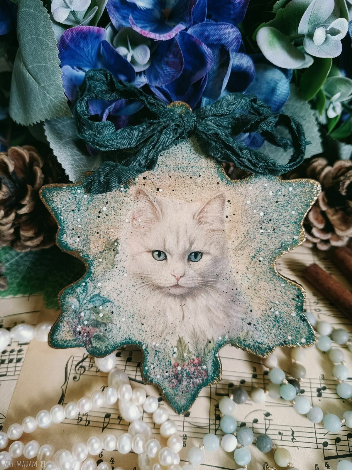 Ozdobna zawieszka z kotkiem w stylu vintage