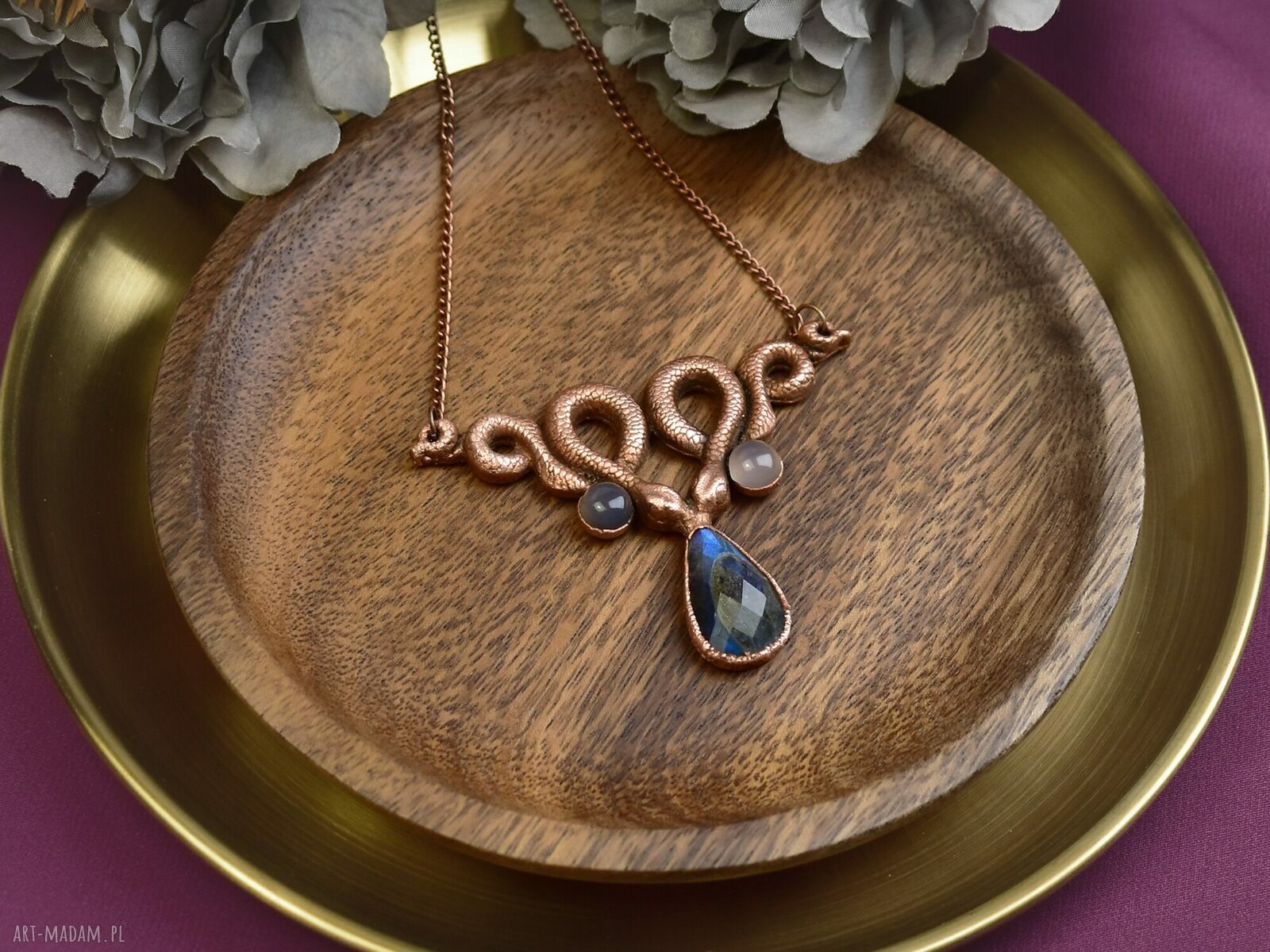 wisiorki: Miedziany naszyjnik z wężami, labradorytem i chalcedonem #196 handmade