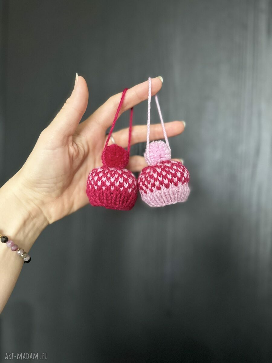 Mini-czapeczki na choinkę - ozdoby ręcznie robione zestaw 2 szt.