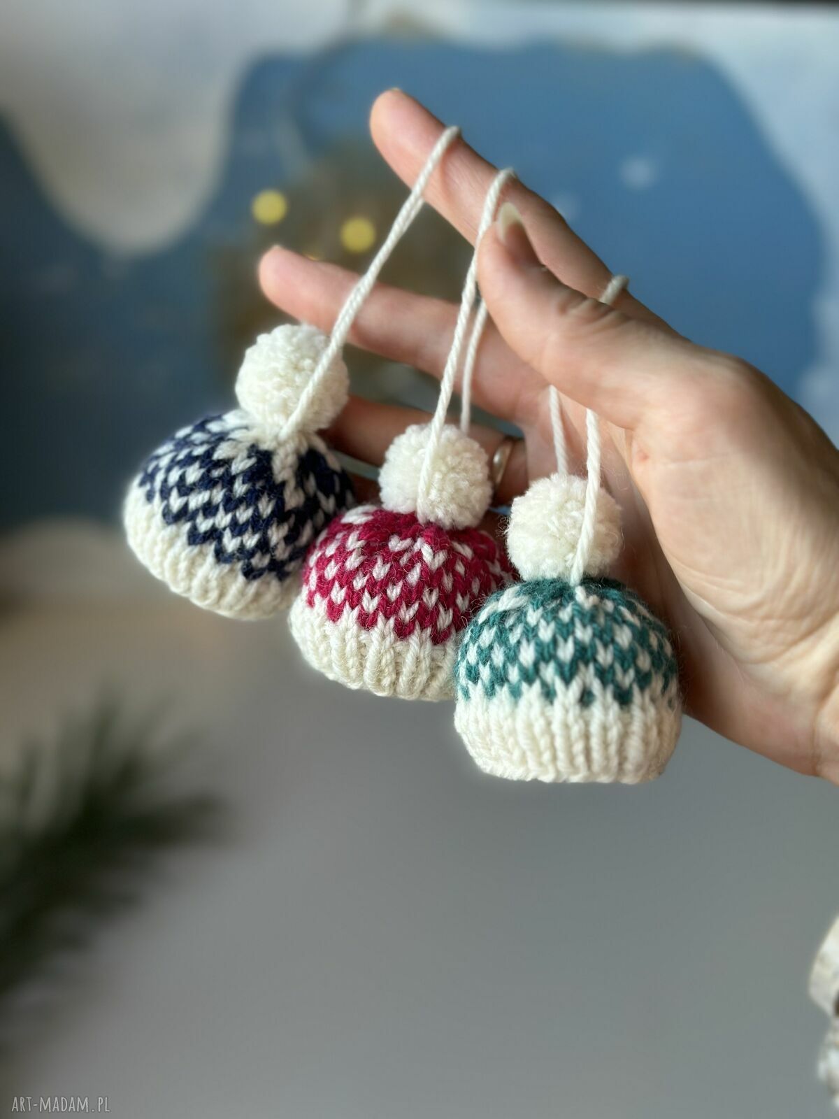Ozdoby choinkowe: zawieszki mini czapeczki z wełny zestaw 3 szt.