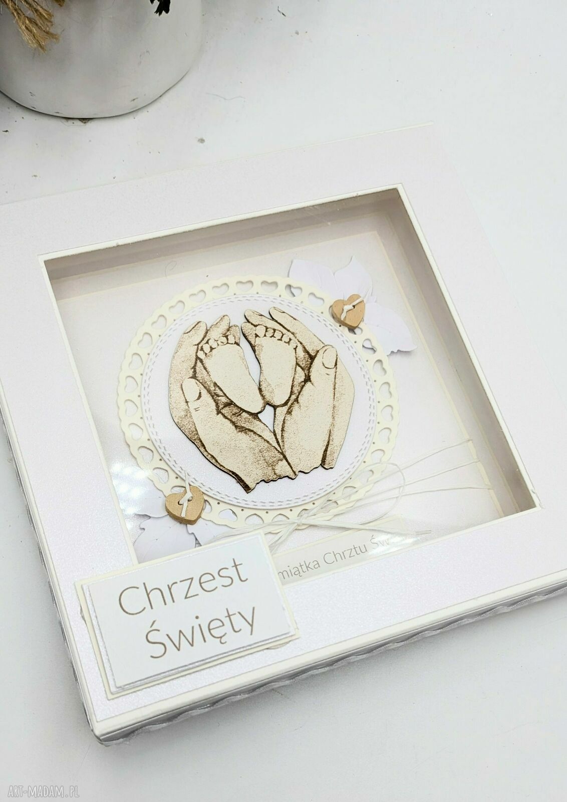 Kartka z pudełkiem na Chrzest Święty 14x14 - symboliczy motyw dłoni i stópek