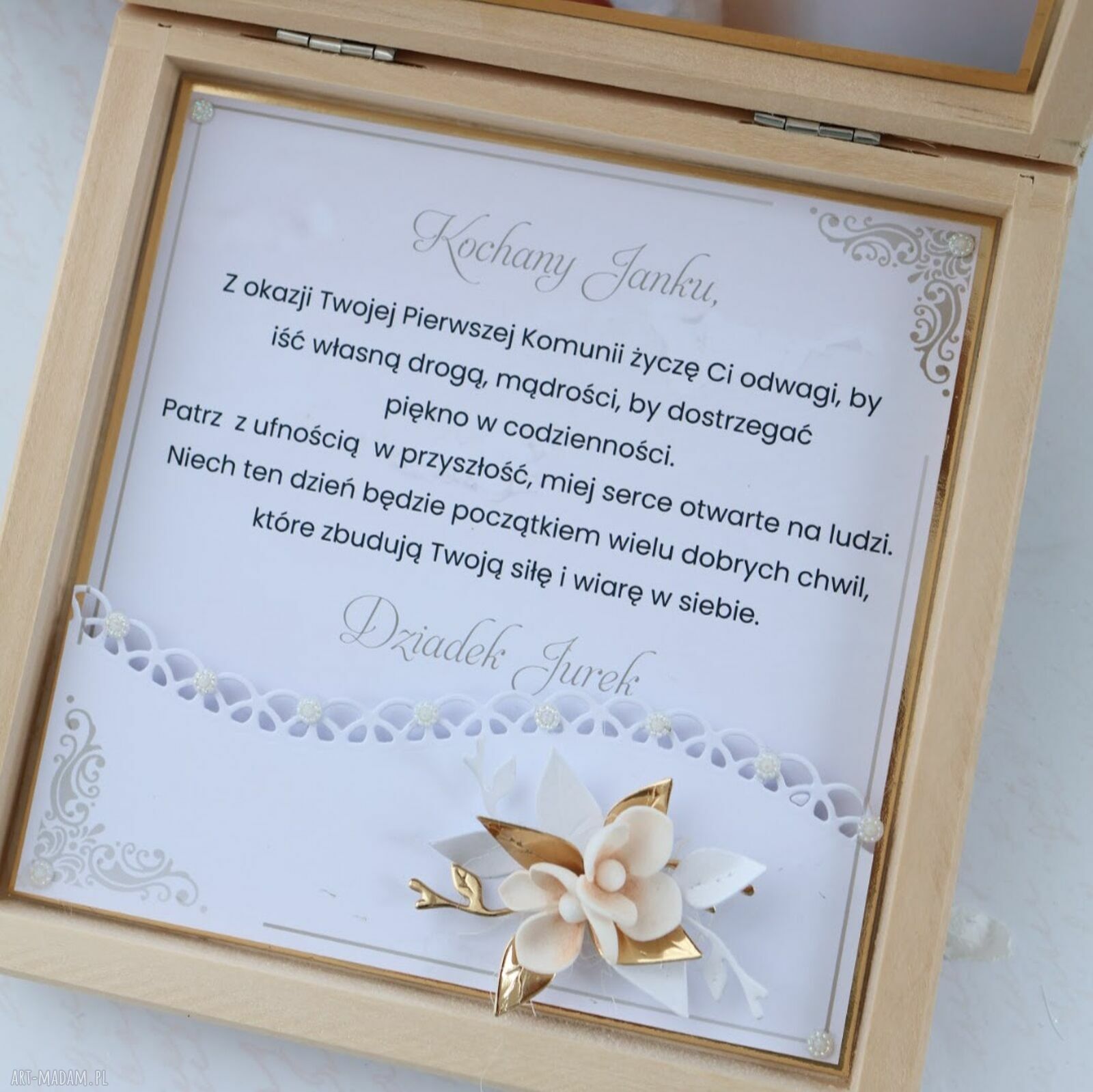 Pamiątka Pierwszej Komunii w drewnianym pudełku - personalizowana dla chłopca i dziewczynki
