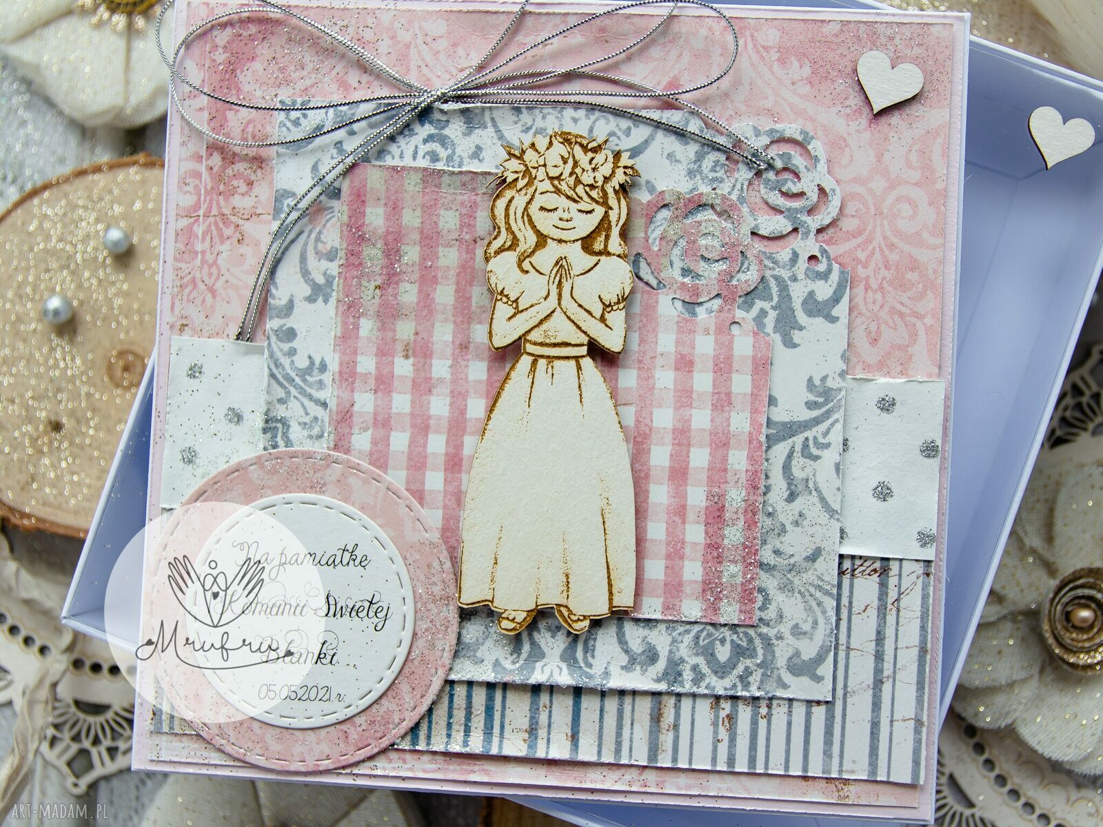 scrapbooking kartki: Pamiątka Pierwszej Komunii Świętej. Kartka w pudełeczku z pełną szybką