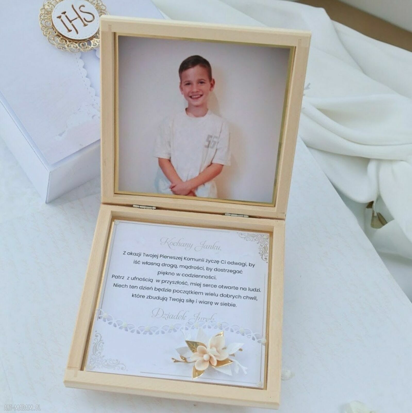 Pamiątka Pierwszej Komunii w drewnianym pudełku - personalizowana dla chłopca i dziewczynki