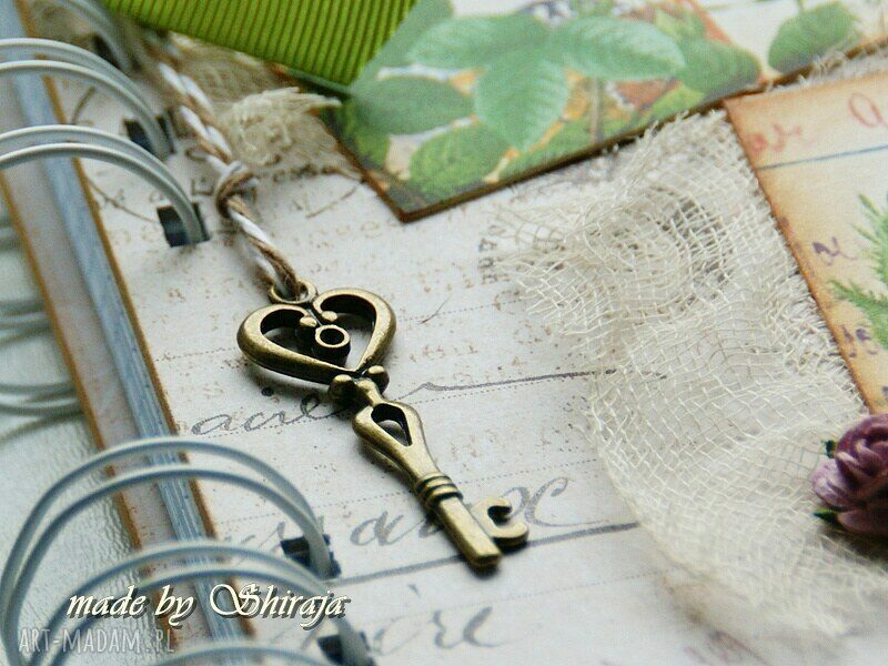 Pamiętnik A5 „Retro pocztówka” - różany notes handmade z kluczykiem