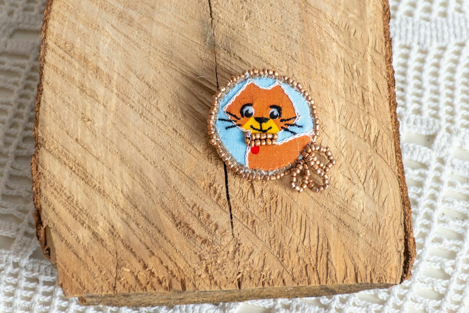 Broszka kot handmade - wyjątkowy prezent dla kociary