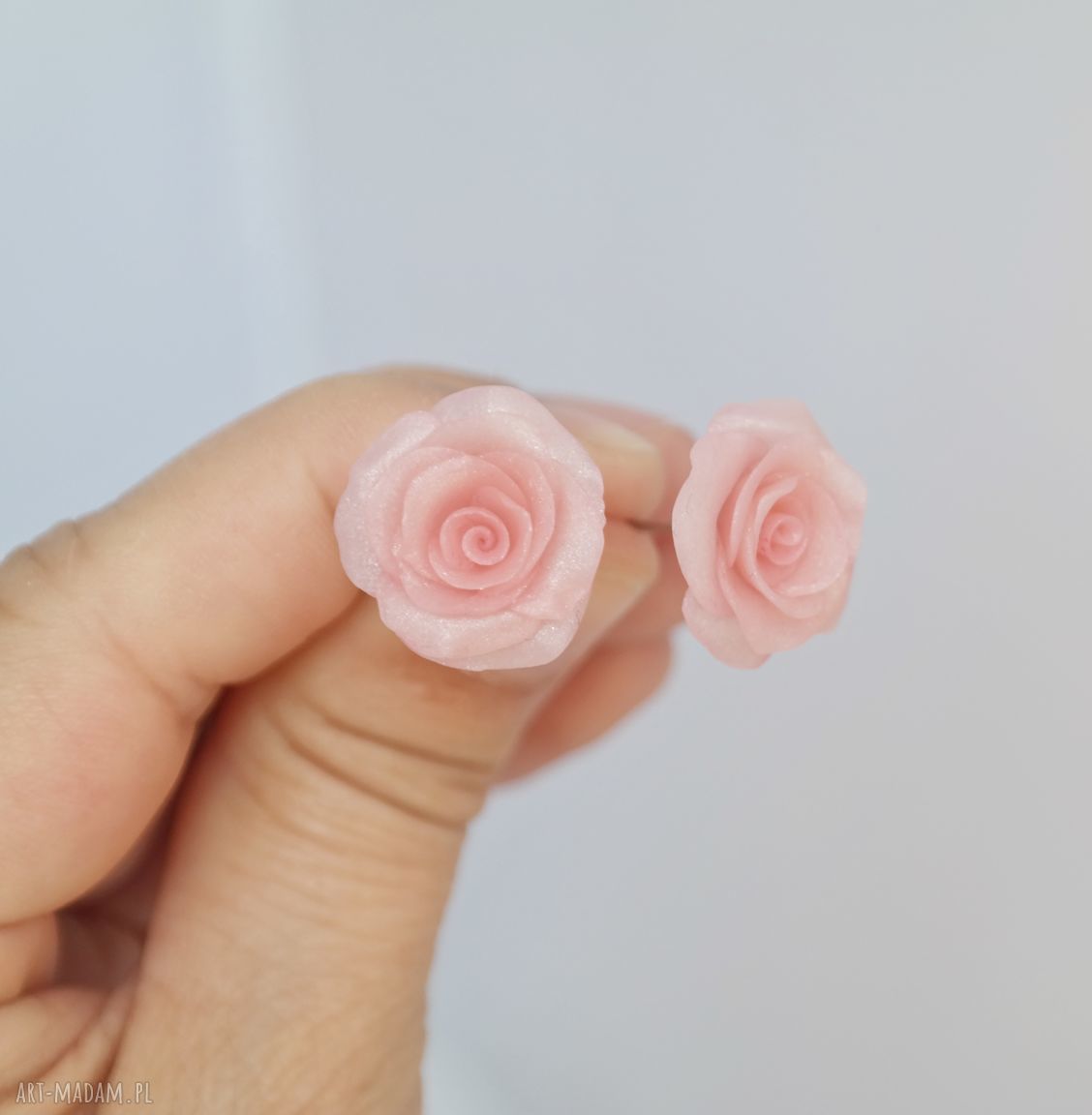 Pastelowe róże - jasnoróżowe i transparentne - kolczyki handmade