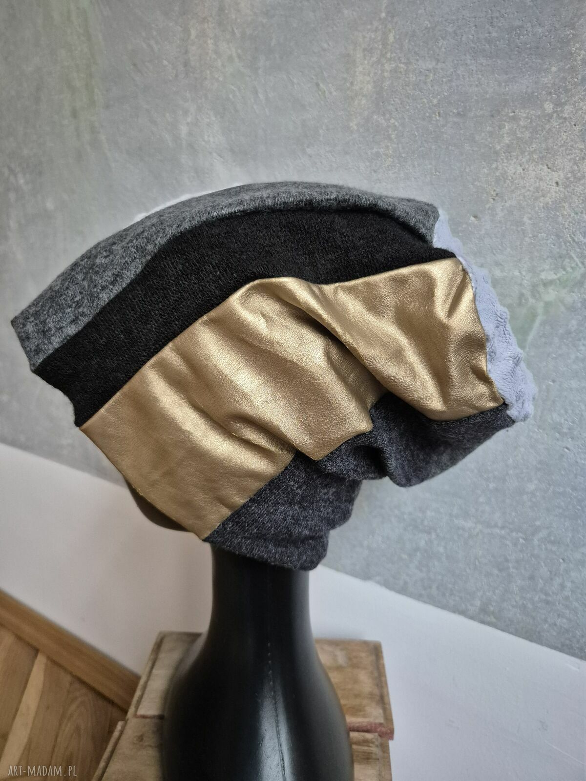 Czapka patchworkowa Smerfetka na podszewce - wygodna, uniwersalna i handmade
