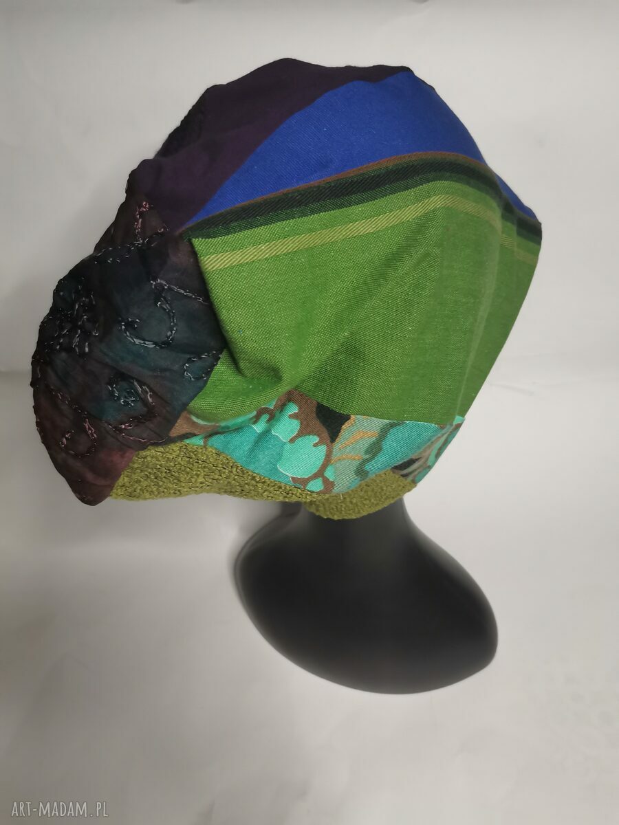 Czapka patchworkowa „Smerfetka” - kolorowa, ręcznie wykonana (rozmiar uniwersalny)