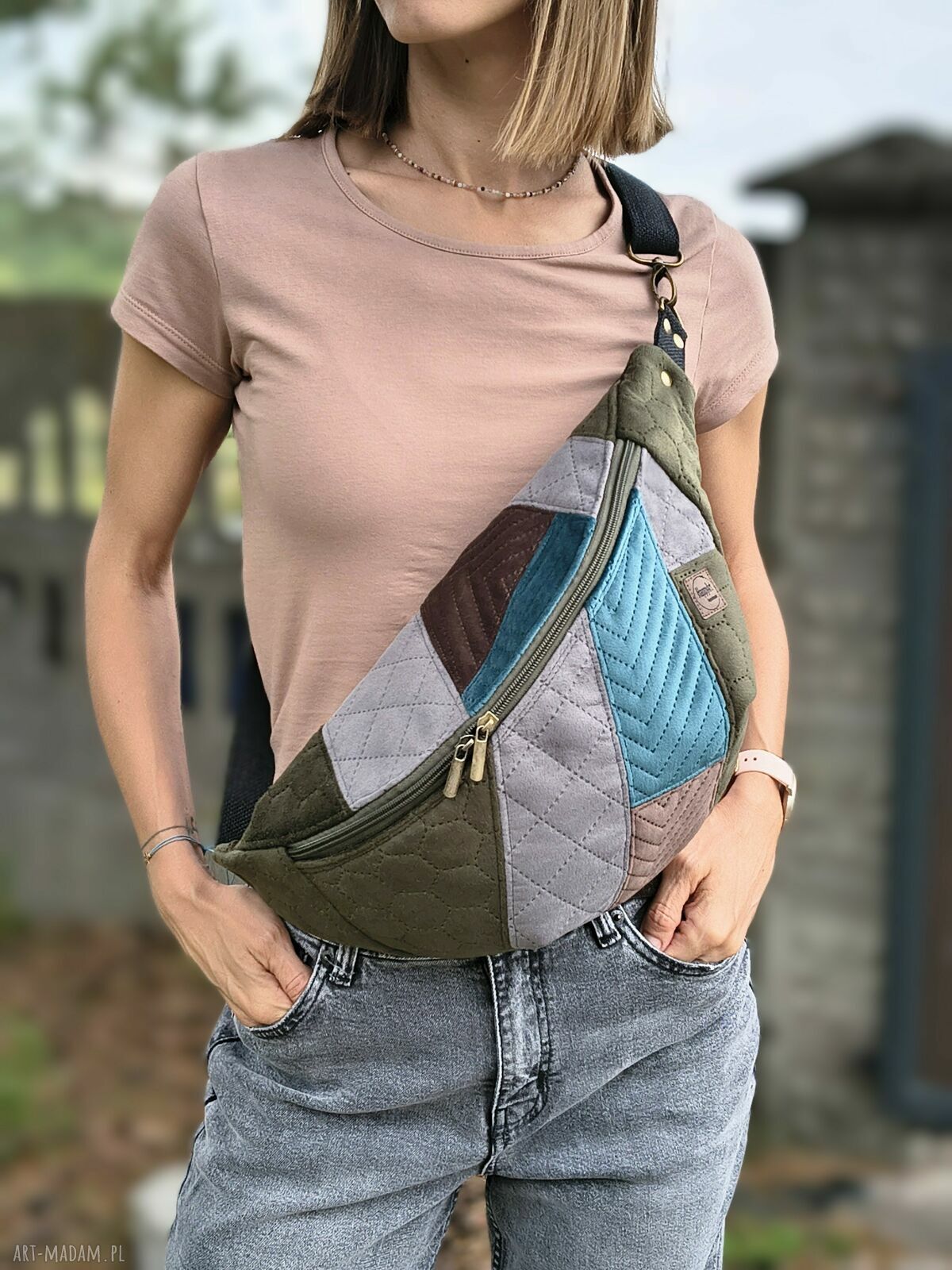 Ręcznie robiona nerka damska na co dzień