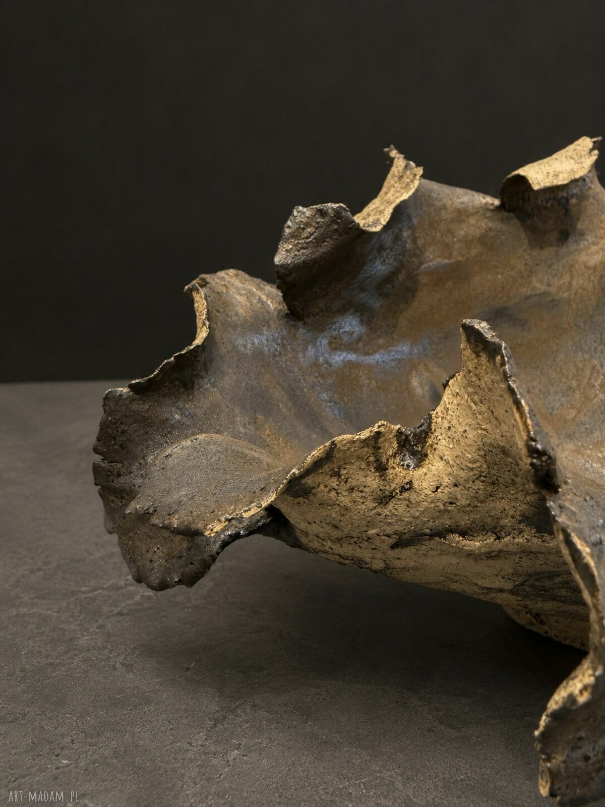 Patera ceramiczna Ancient Gold - rzeźbiarska misa na owoce i przekąski