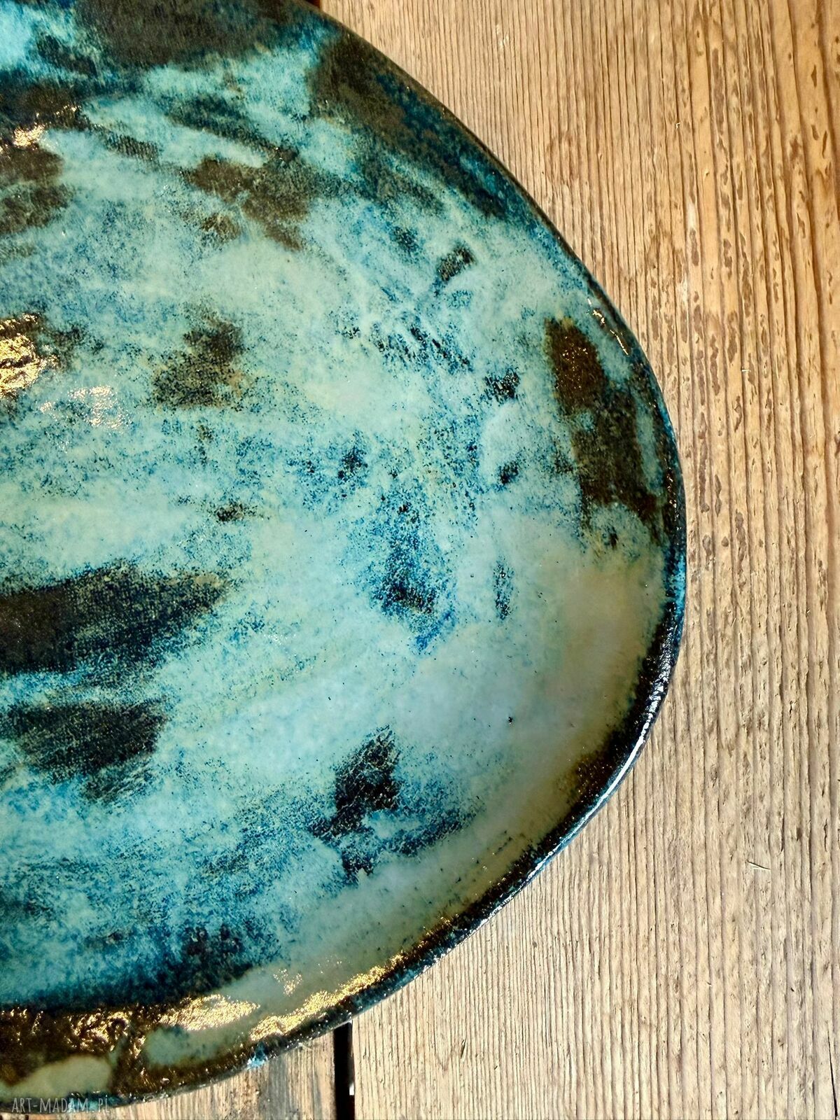 Patera ceramiczna handmade z czarnej gliny - granatowy połysk i 27 cm średnicy