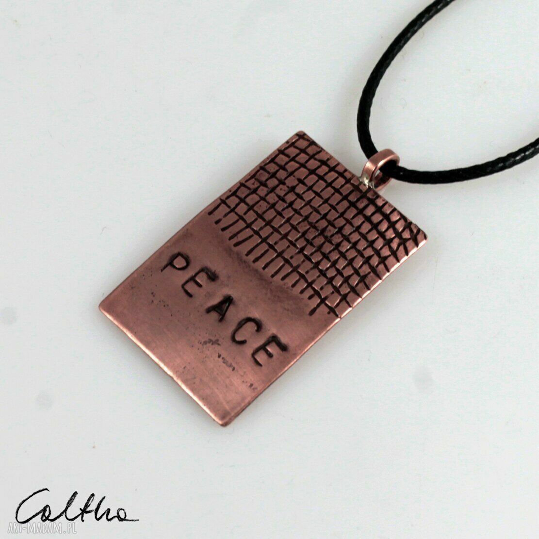 Peace - miedziany wisiorek na sznurku 2011-03 OOAK