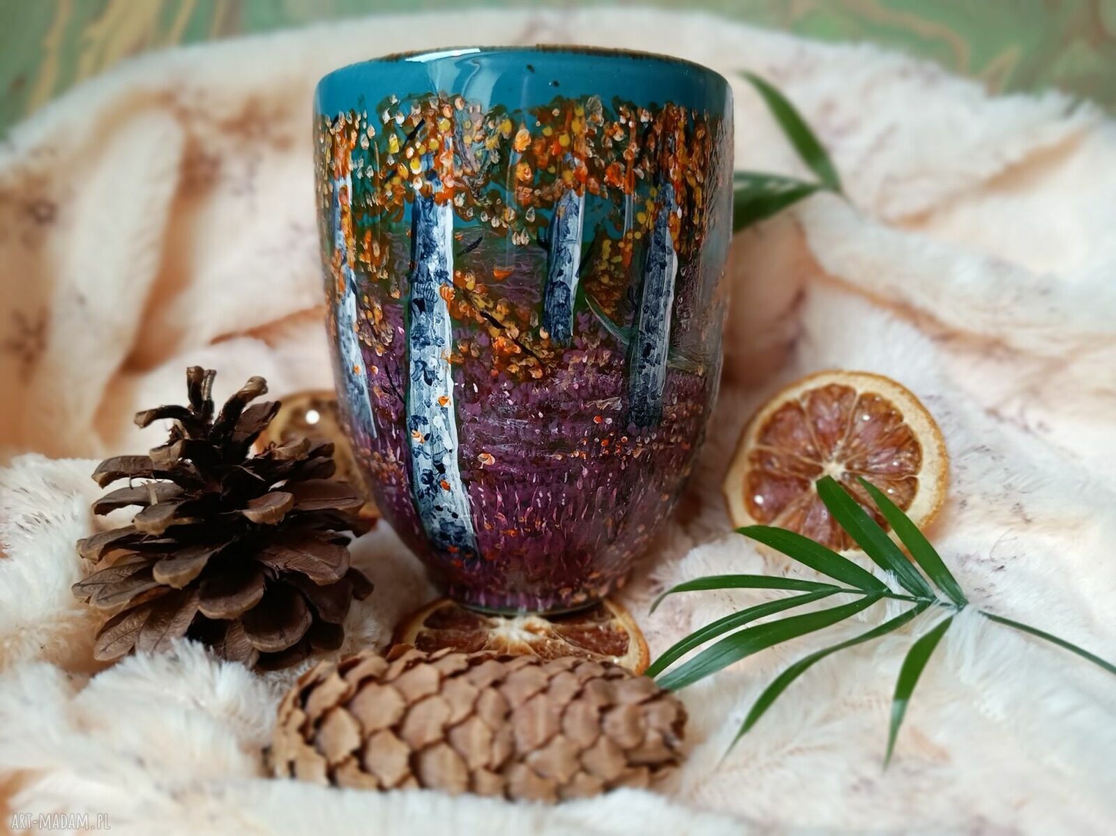 Kubek 400 ml - pejzaż leśny z liskiem na wrzosowisku - rękodzieło na porcelanie