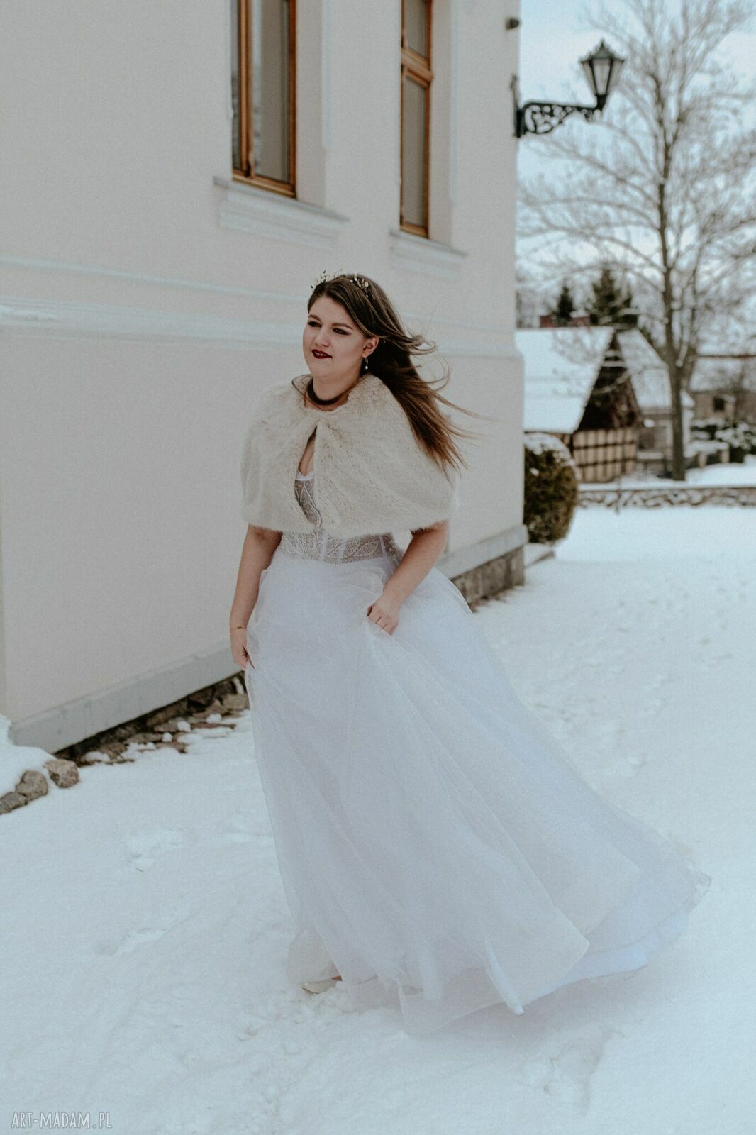 Peleryna ślubna z futra latte