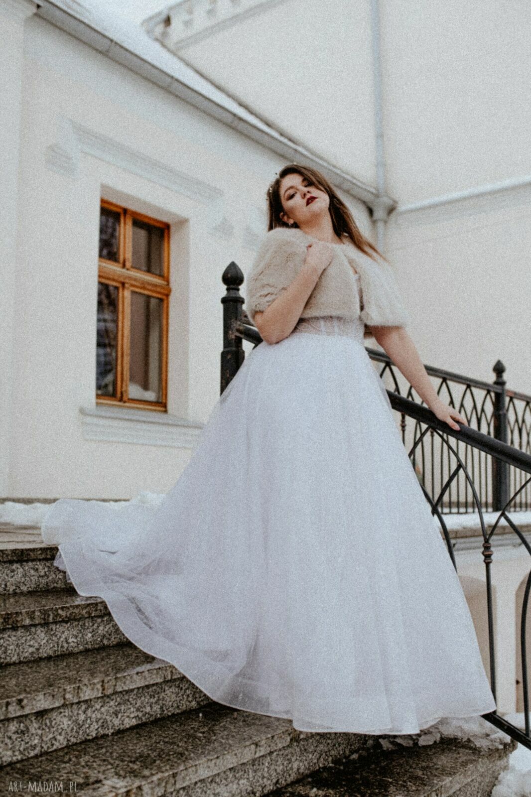 Peleryna ślubna z futra latte