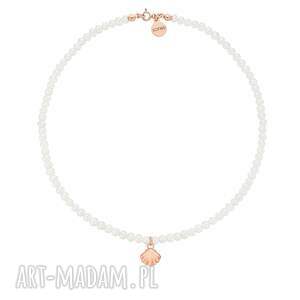 naszyjnik z pereł naturalnych z muszelką z różowego złota