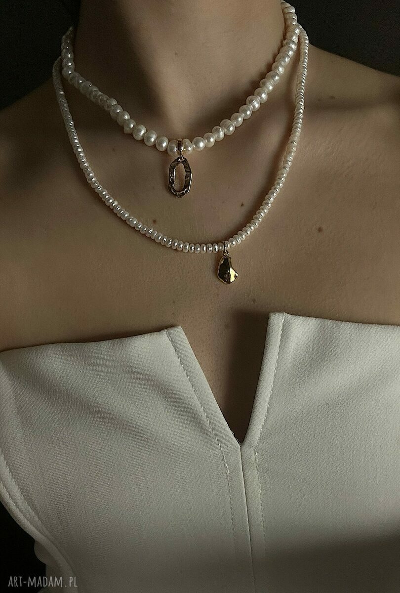 naszyjniki: Złoty naszyjnik z pereł naturalnych z nieregularną zawieszką ręcznie robione