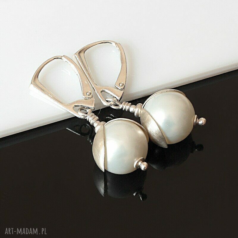 Perły Seashell - elegancki komplet bransoletka i kolczyki z białych pereł oraz srebra 925