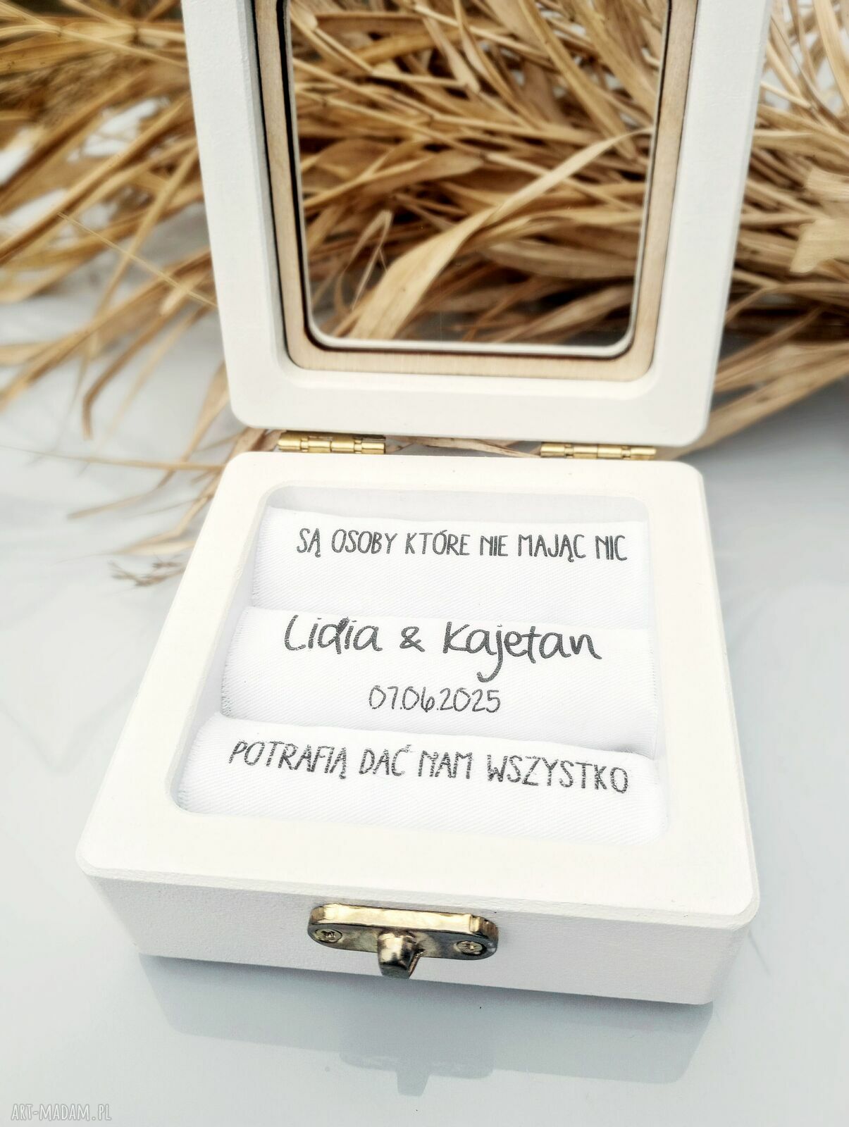 Personalizowane białe pudełko na obrączki z szybką - dębowe 10x10 cm