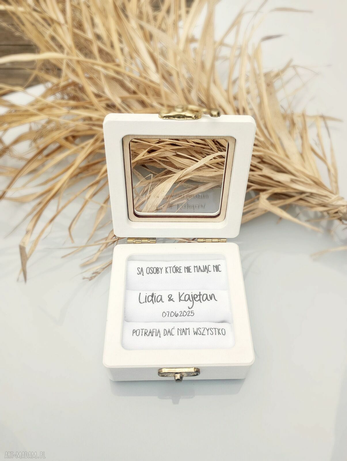 Personalizowane białe pudełko na obrączki z szybką - dębowe 10x10 cm