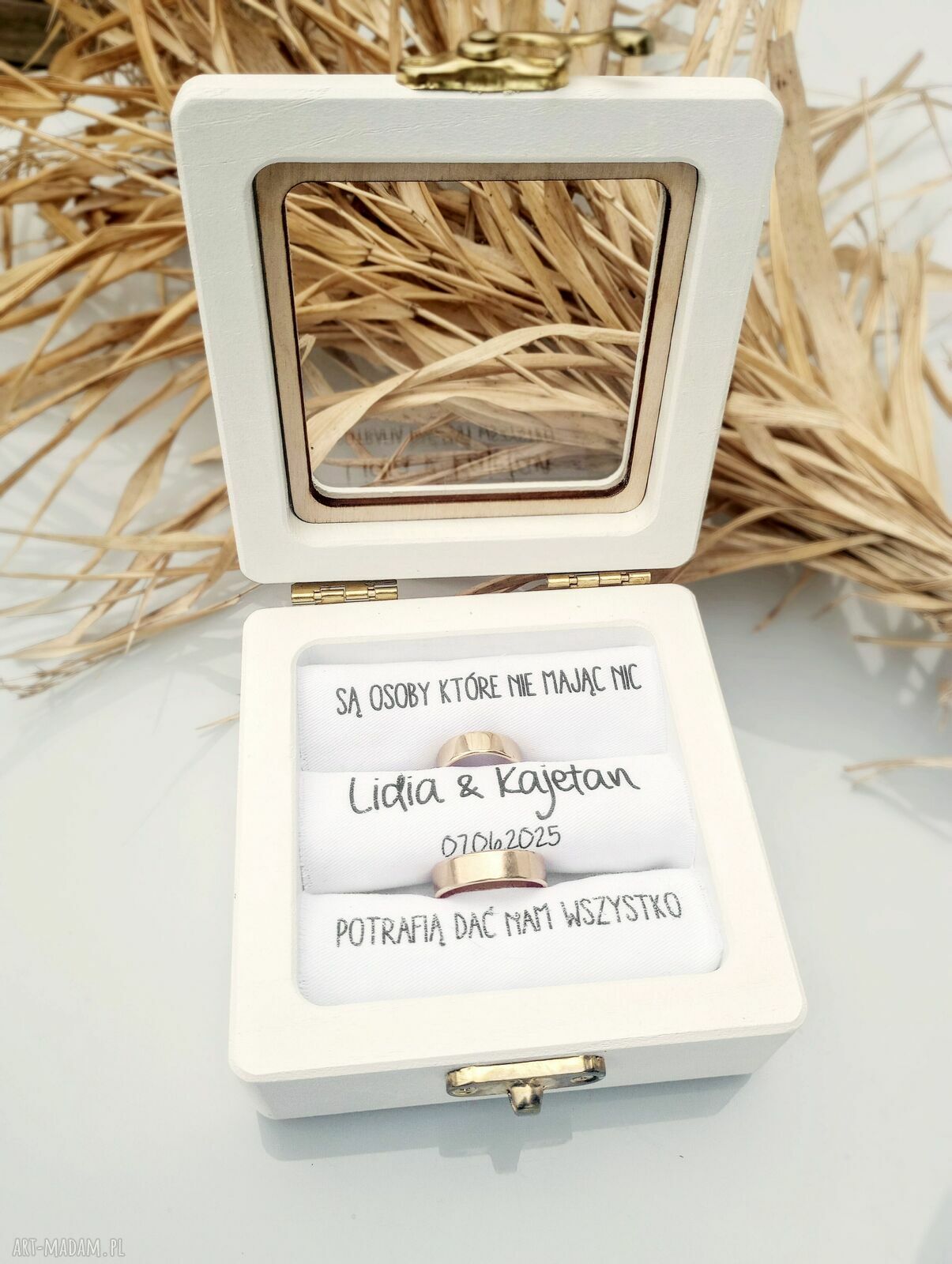 Personalizowane białe pudełko na obrączki z szybką - dębowe 10x10 cm