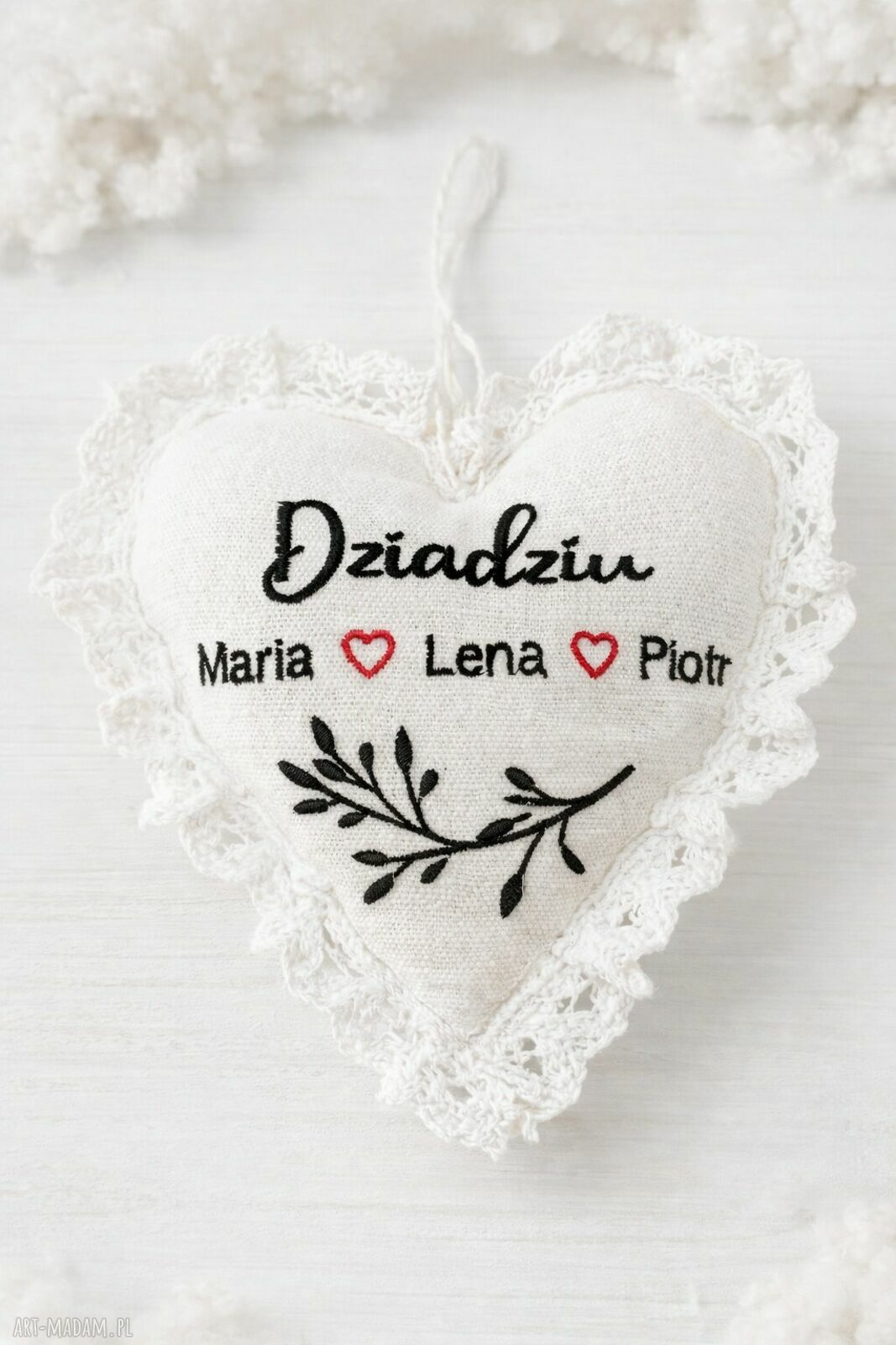 Personalizowane haftowane serce z lnu na Dzień Babci