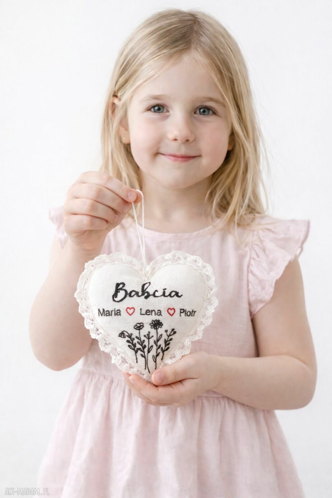 Lniane serce dla Babci z imionami wnuków - personalizowana dekoracja