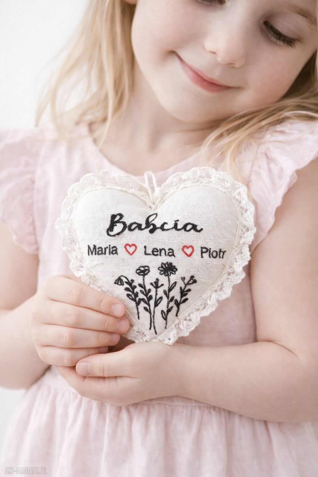 Lniane serce dla Babci z imionami wnuków - personalizowana dekoracja