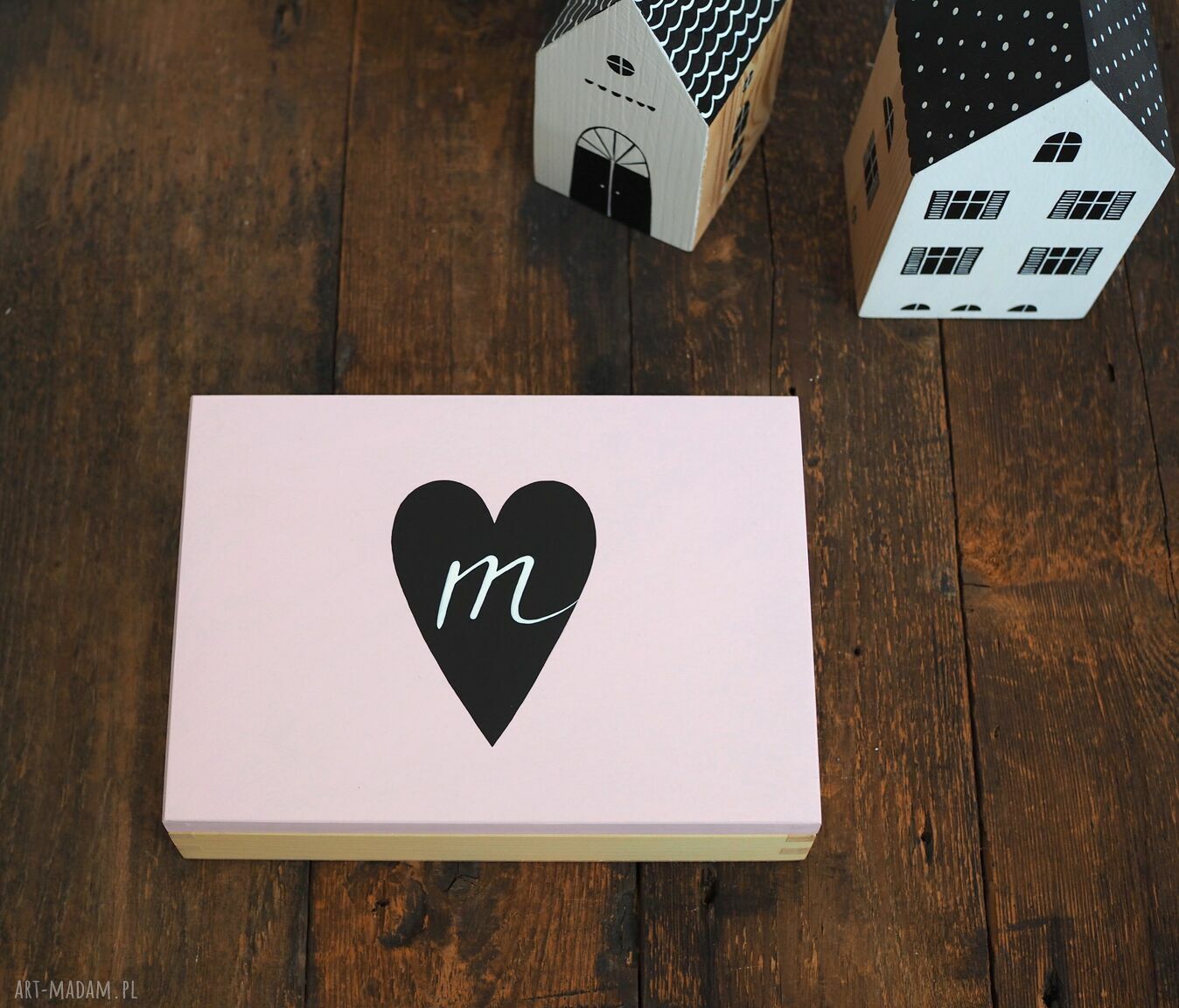 Personalizowane pudełko na zdjęcia 15x20 cm lub A5 - serce z literką