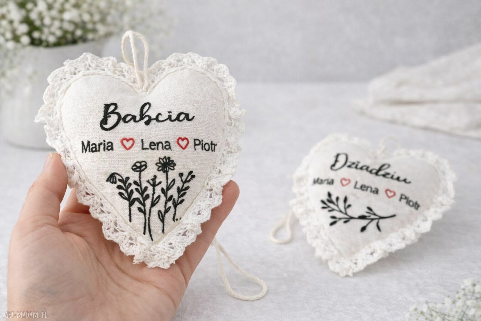Personalizowane haftowane serce z lnu na Dzień Babci
