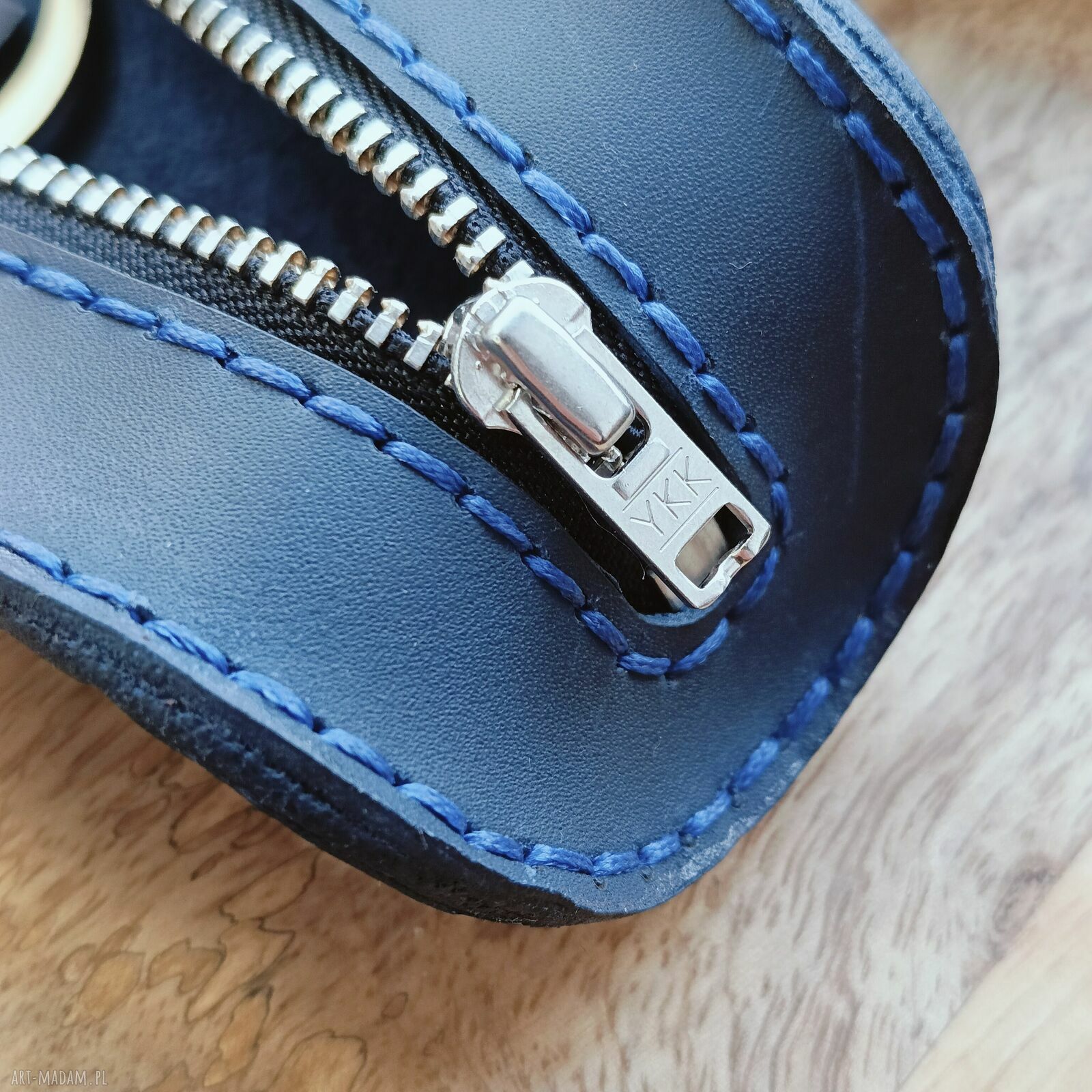 Skórzane etui na klucze z grawerem imienia i inicjałów - personalizowane