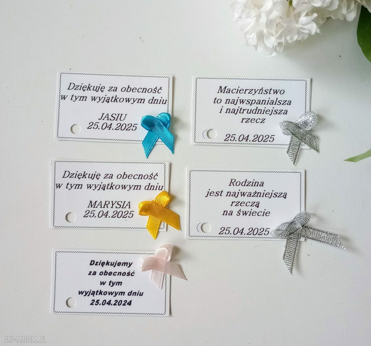 Personalizowany szydełkowy wózek z bilecikiem - pamiątka dla dziecka