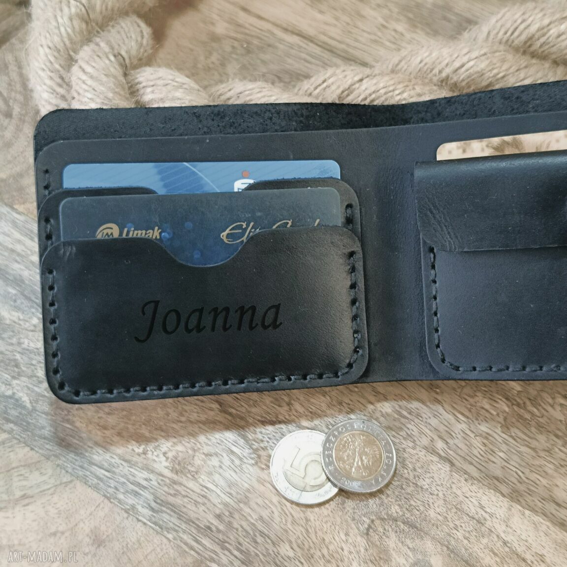 Personalizowany portfel skórzany z grawerem imienia dla mężczyzny