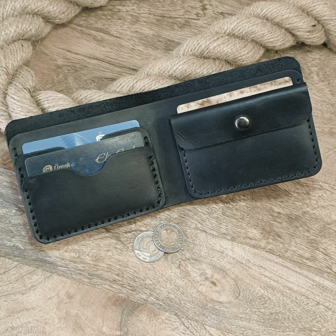 Personalizowany portfel skórzany z grawerem imienia dla mężczyzny