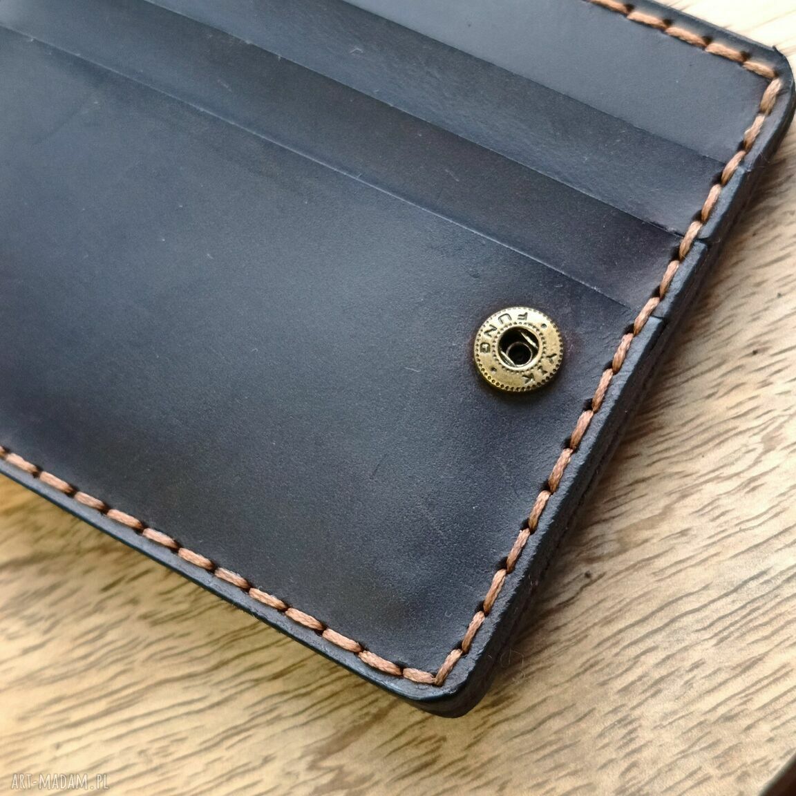 Personalizowany portfel skórzany na 8 kart z grawerem imienia - handmade