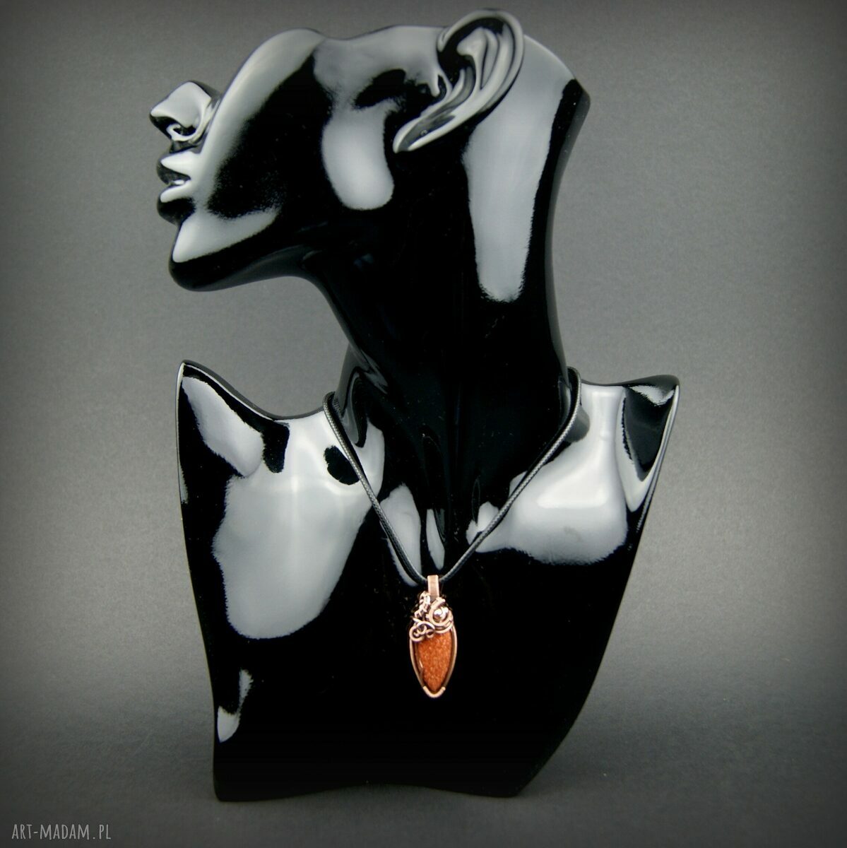 Piasek pustyni - wisiorek wire wrapping na prezent dla niej