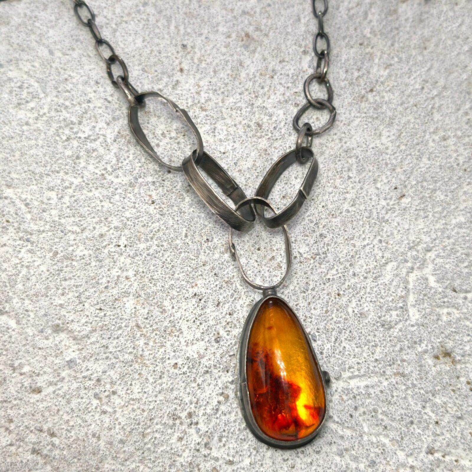 Ręcznie robiony naszyjnik damski - wyjątkowa biżuteria handmade