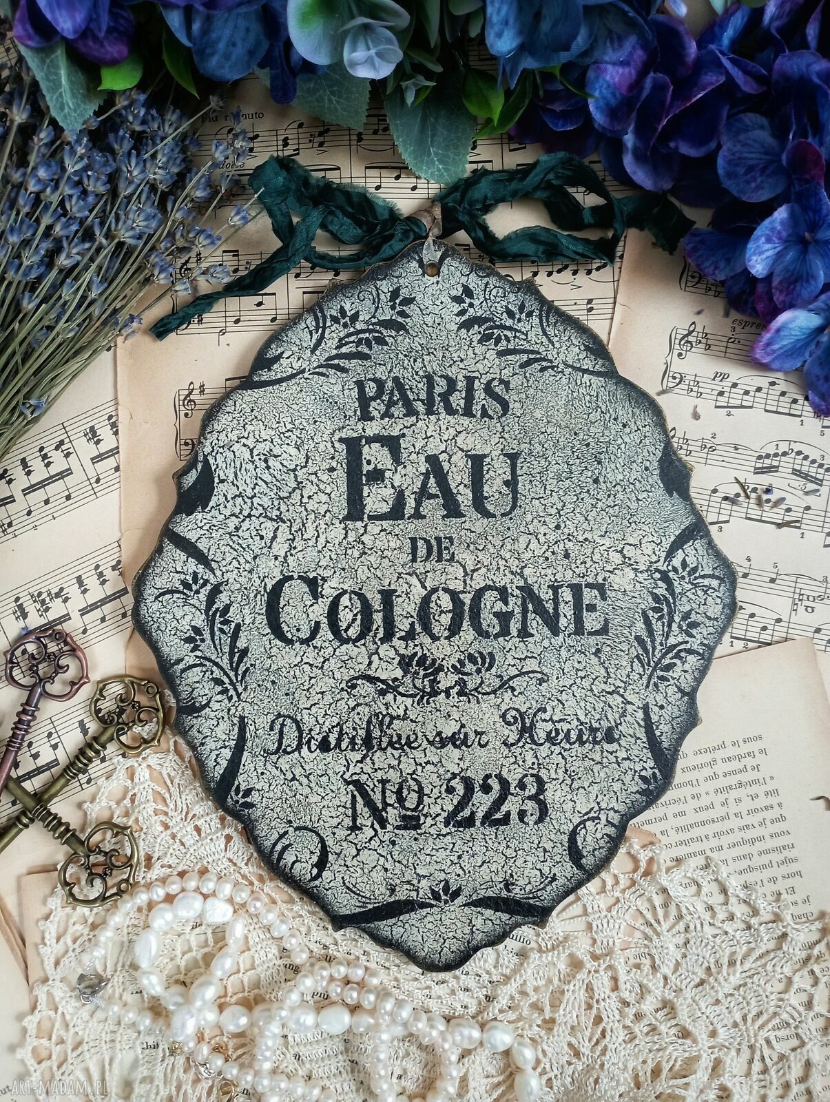 Piękny medalion z kotkiem i różami Magiczny Kotek - dekoracja vintage 20x24 cm
