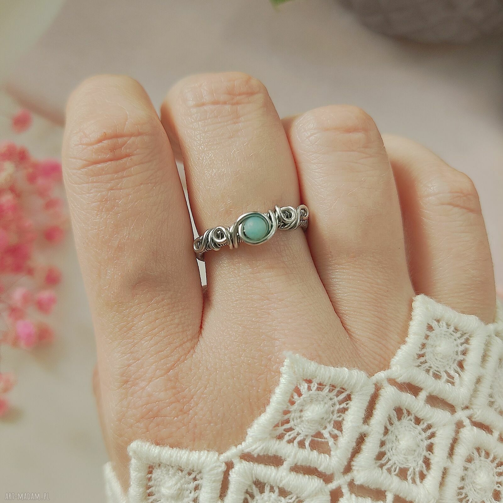 Pierścionek z amazonitem - regulowany wire wrapping ze stali chirurgicznej