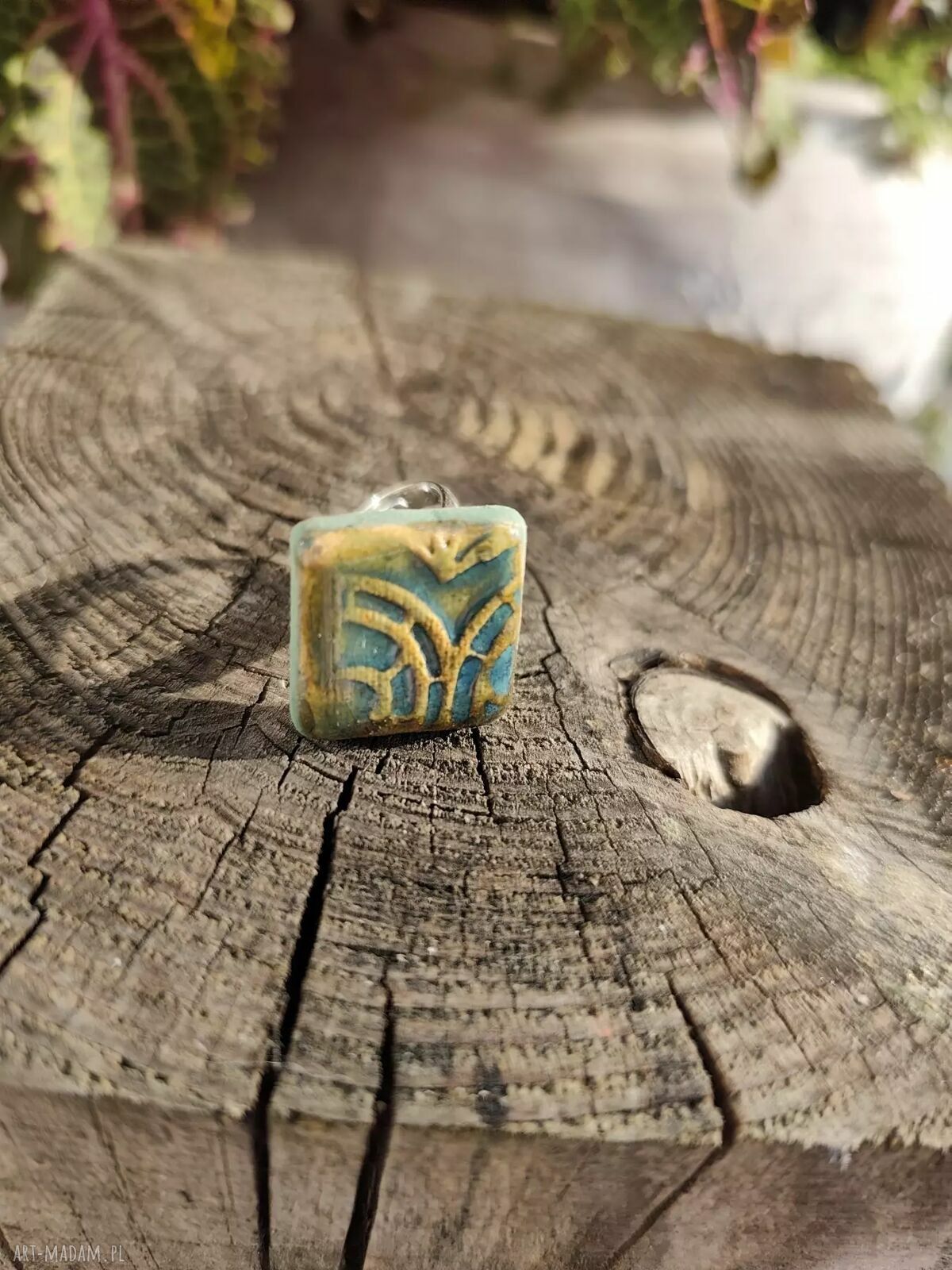 Kolorowy pierścionek ceramiczny handmade z regulowanym rozmiarem